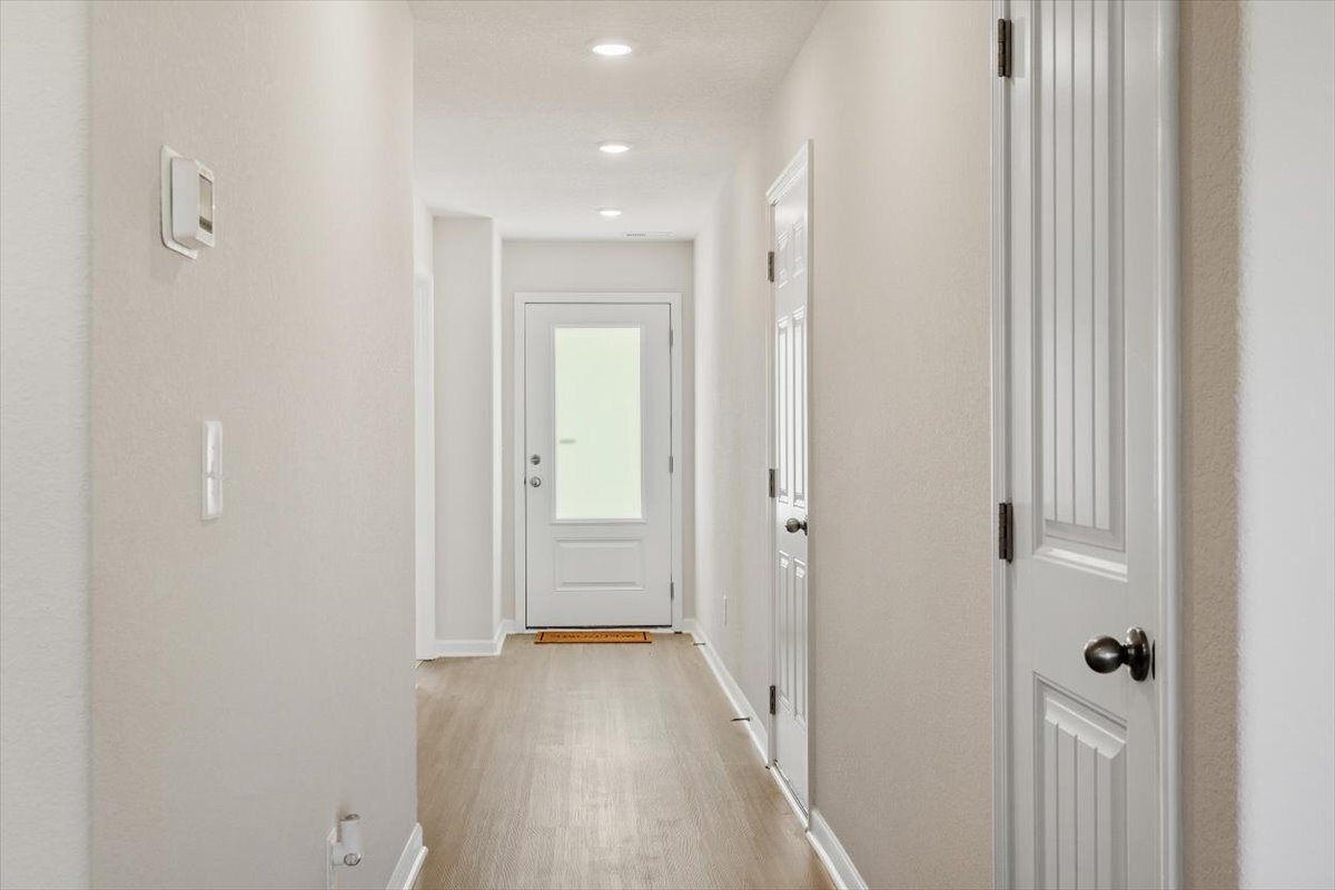 Entry/Foyer
